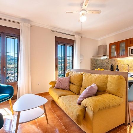 Hostal Casa Angelita Caminito Del Rey, Duplex Con Terraza En El Centro De Andalucia Valle de Abdalajís Exterior foto