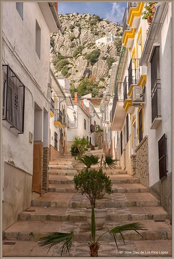 Hostal Casa Angelita Caminito Del Rey, Duplex Con Terraza En El Centro De Andalucia Valle de Abdalajís Exterior foto